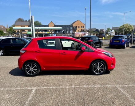 Toyota Yaris VVT-I ICON TECH 10