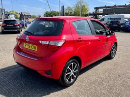 Toyota Yaris VVT-I ICON TECH 8