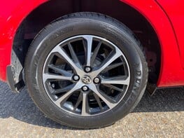 Toyota Yaris VVT-I ICON TECH 13