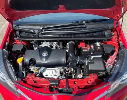 Toyota Yaris VVT-I ICON TECH 7