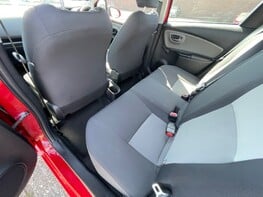 Toyota Yaris VVT-I ICON TECH 52