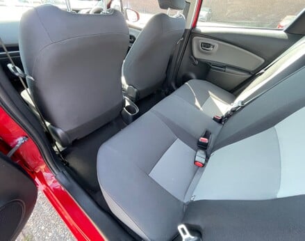 Toyota Yaris VVT-I ICON TECH 52