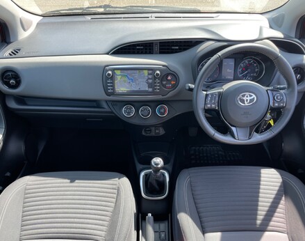 Toyota Yaris VVT-I ICON TECH 2