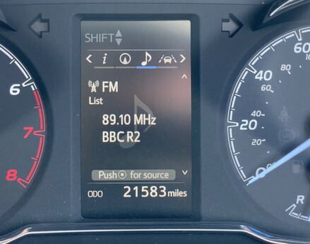 Toyota Yaris VVT-I ICON TECH 23