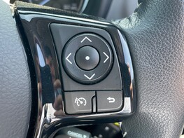 Toyota Yaris VVT-I ICON TECH 41