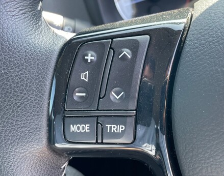 Toyota Yaris VVT-I ICON TECH 40