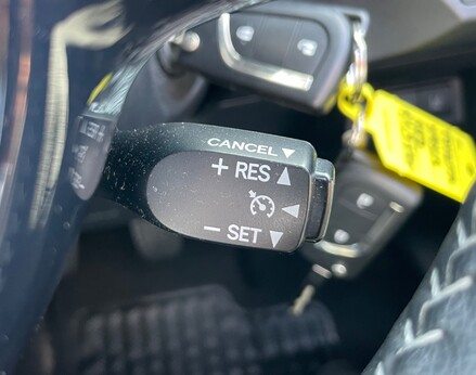 Toyota Yaris VVT-I ICON TECH 44