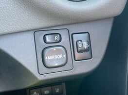 Toyota Yaris VVT-I ICON TECH 45