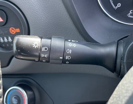 Toyota Yaris VVT-I ICON TECH 42