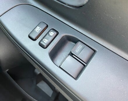 Toyota Yaris VVT-I ICON TECH 47