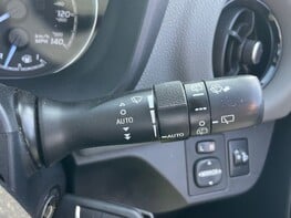 Toyota Yaris VVT-I ICON TECH 43