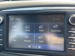 Toyota Yaris VVT-I ICON TECH 32