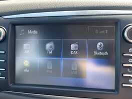Toyota Yaris VVT-I ICON TECH 29