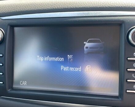 Toyota Yaris VVT-I ICON TECH 33
