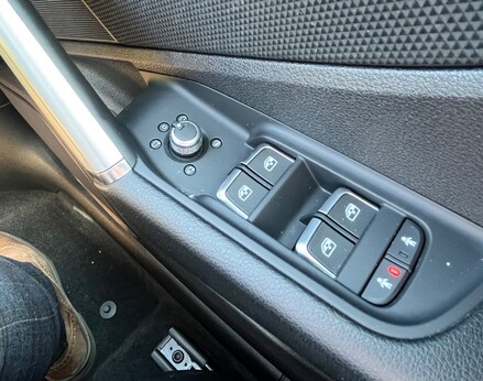 Audi Q2 TDI S LINE 60