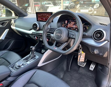 Audi Q2 TDI S LINE 18
