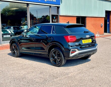 Audi Q2 TDI S LINE 9