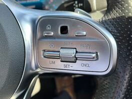 Mercedes-Benz C Class C 200 AMG LINE PREMIUM MHEV 52