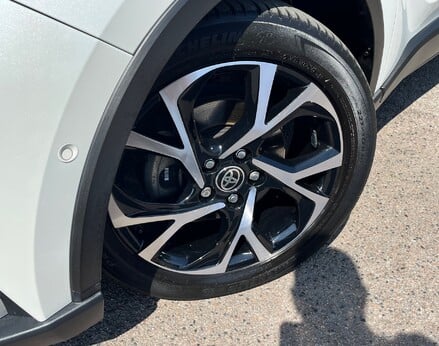 Toyota C-HR DESIGN 3