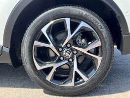 Toyota C-HR DESIGN 14