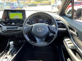 Toyota C-HR DESIGN 19