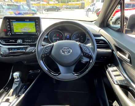 Toyota C-HR DESIGN 19