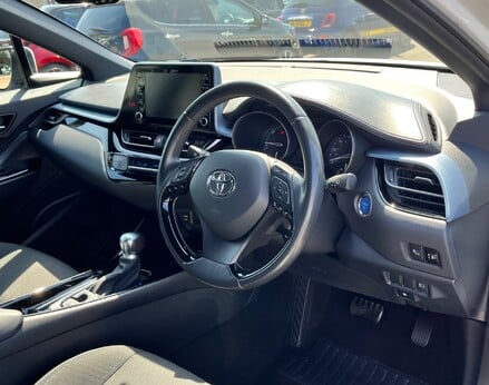 Toyota C-HR DESIGN 18