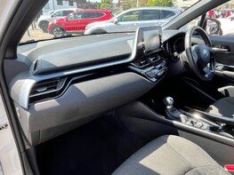 Toyota C-HR DESIGN 17