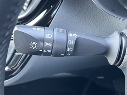 Toyota C-HR DESIGN 56
