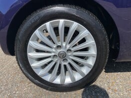 Vauxhall Adam GLAM 14