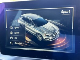 Mercedes-Benz GLA Class GLA 250 4MATIC AMG LINE PREMIUM PLUS 34