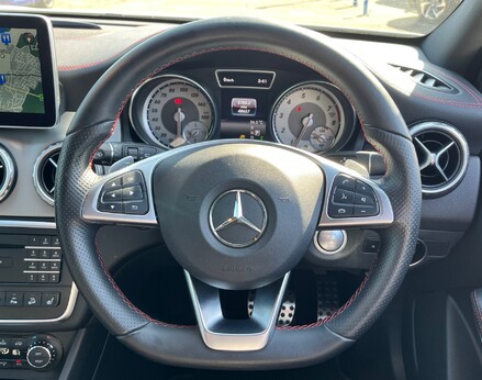Mercedes-Benz GLA Class GLA 250 4MATIC AMG LINE PREMIUM PLUS 20