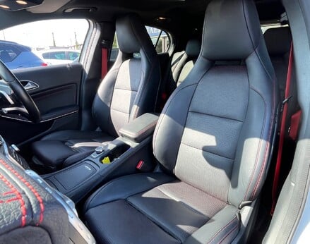 Mercedes-Benz GLA Class GLA 250 4MATIC AMG LINE PREMIUM PLUS 61