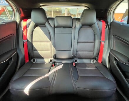 Mercedes-Benz GLA Class GLA 250 4MATIC AMG LINE PREMIUM PLUS 62