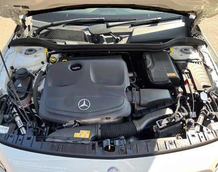 Mercedes-Benz GLA Class GLA 250 4MATIC AMG LINE PREMIUM PLUS 7
