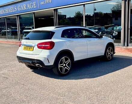 Mercedes-Benz GLA Class GLA 250 4MATIC AMG LINE PREMIUM PLUS 8