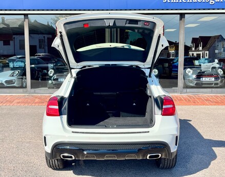 Mercedes-Benz GLA Class GLA 250 4MATIC AMG LINE PREMIUM PLUS 63