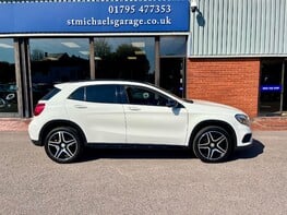 Mercedes-Benz GLA Class GLA 250 4MATIC AMG LINE PREMIUM PLUS 10
