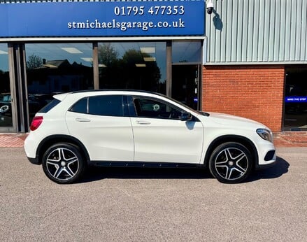 Mercedes-Benz GLA Class GLA 250 4MATIC AMG LINE PREMIUM PLUS 10