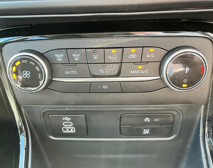 Ford Ecosport ST-LINE 43