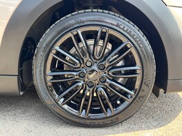 Mini Hatch COOPER EXCLUSIVE 16