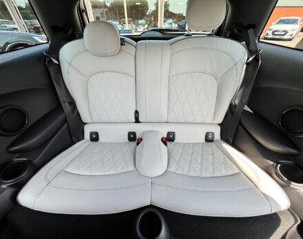 Mini Hatch COOPER EXCLUSIVE 63