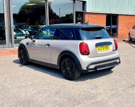 Mini Hatch COOPER EXCLUSIVE 9