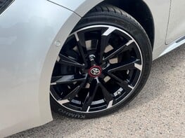 Toyota Corolla GR SPORT 3