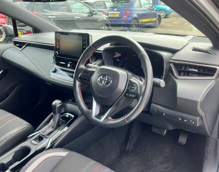 Toyota Corolla GR SPORT 18
