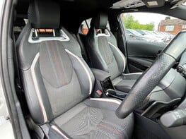 Toyota Corolla GR SPORT 64