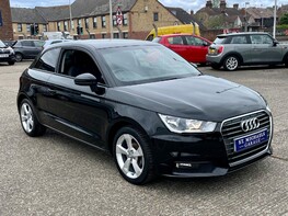 Audi A1 TFSI SPORT 4