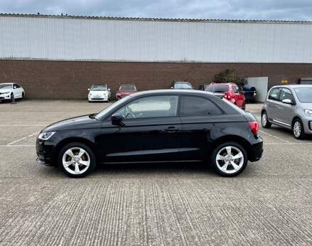 Audi A1 TFSI SPORT 11