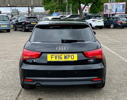 Audi A1 TFSI SPORT 6