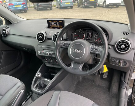 Audi A1 TFSI SPORT 17